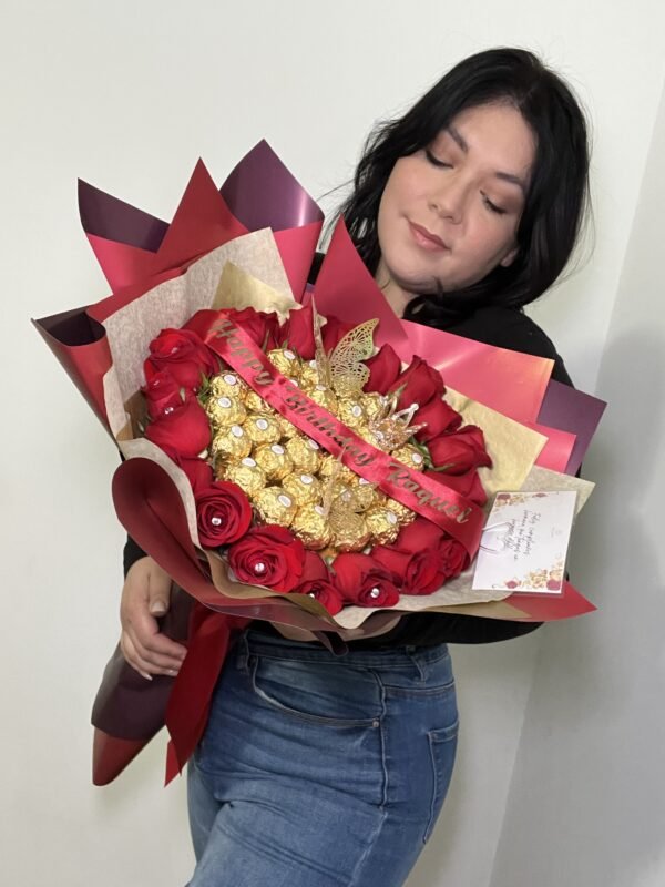 Roses and chocolates bouquet - Image 3